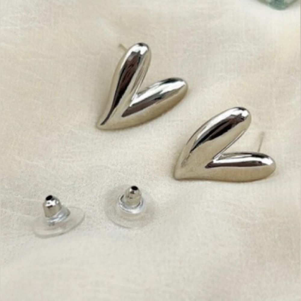 Silver heart earrings M87